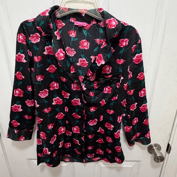 Betsey Johnson Other - Betsey Johnson Pink Floral Pajama Top Black Satin Heart Buttons Bow Coquette